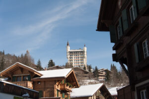 LSGK Saanen – Luxus, Natur und Sport im Berner Oberland