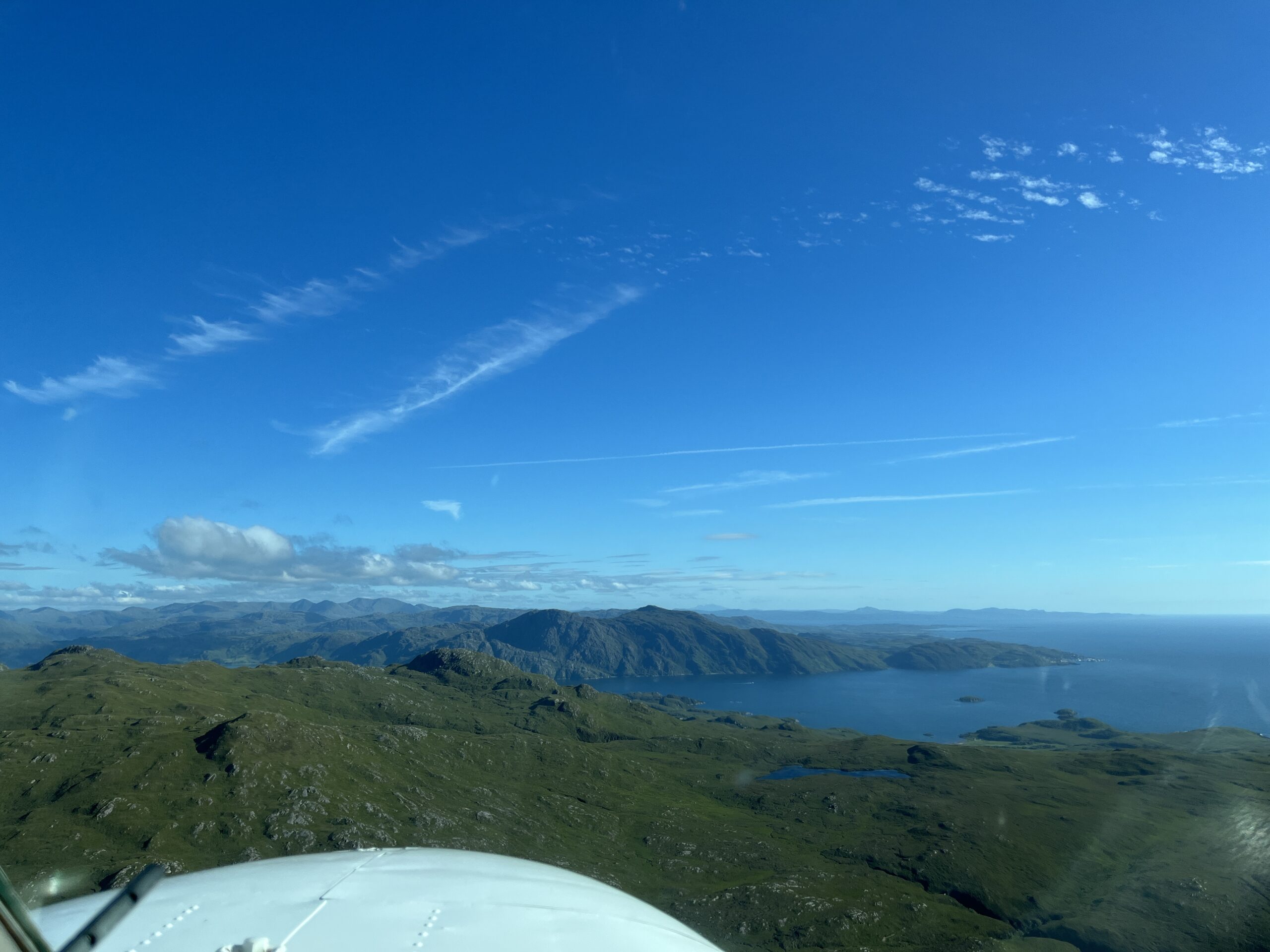 Fliegen in Schottland durch Highlands und Lochs